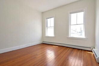 19 Arnold St in Providence, RI - Building Photo - Building Photo