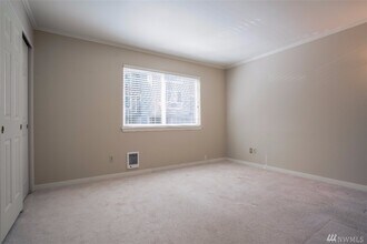 5834 NE 75th St, Unit B208 in Seattle, WA - Building Photo - Building Photo
