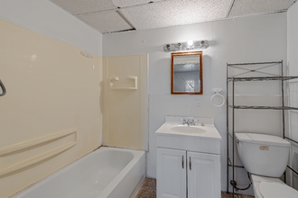 225 Thompson Run Rd in Penn Hills, PA - Building Photo - Building Photo