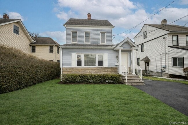 14 Deane Pl in Larchmont, NY - Foto de edificio - Building Photo