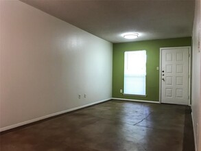 5701 Woodrow Ave in Austin, TX - Building Photo - Building Photo