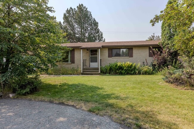 property at 587 W Main St