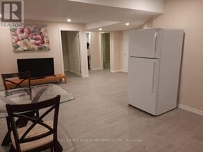 8 Headford Ave in Richmond Hill, ON - Building Photo - Building Photo