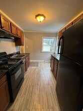 8065 Prospect Ave in Warren, MI - Building Photo - Building Photo