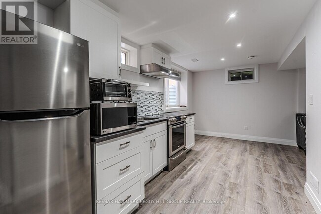 17 Wagner Crescent in Essa, ON - Building Photo - Building Photo