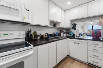 2314 S Cypress Bend Dr in Pompano Beach, FL - Building Photo - Building Photo