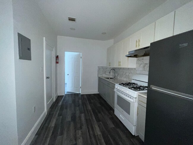 108 Ocean Ave in Jersey City, NJ - Foto de edificio - Building Photo