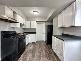 318 N 27th Ave in Minneapolis, MN - Building Photo