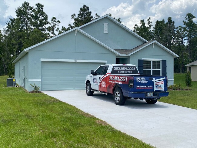 692 Hickory Course Loop in Ocala, FL - Building Photo - Building Photo