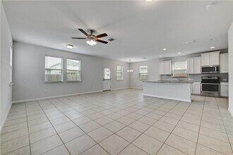6408 Owl Creek Ln in Austin, TX - Building Photo - Building Photo