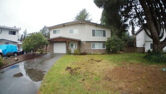 859 Paisley Ave in Port Coquitlam, BC - Building Photo