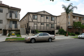 544 E Santa Anita Ave in Burbank, CA - Building Photo - Building Photo