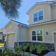 8259 Enclave Way in Sarasota, FL - Building Photo - Building Photo