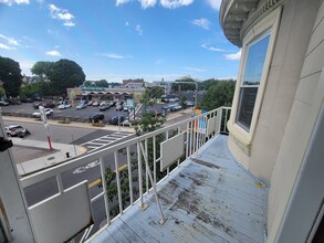 412 Centre St, Unit #3 in Boston, MA - Building Photo - Building Photo
