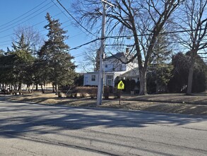 3603 Waukegan Rd, Unit B in McHenry, IL - Foto de edificio - Building Photo