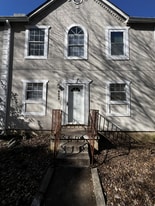 6635 Meadow Green Cir in Norcross, GA - Building Photo