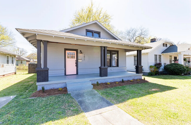 property at 1477 Lyndale Ave