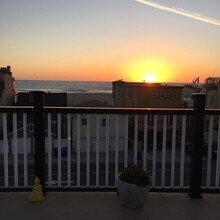 16 Hermosa Ave, Unit B in Hermosa Beach, CA - Foto de edificio - Building Photo
