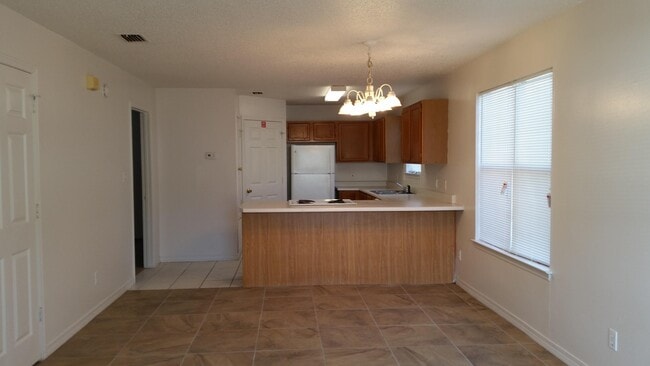 561 Florosa Ct in Mary Esther, FL - Building Photo - Building Photo
