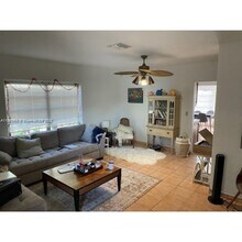 2341 SW 34th Ave in Miami, FL - Foto de edificio - Building Photo