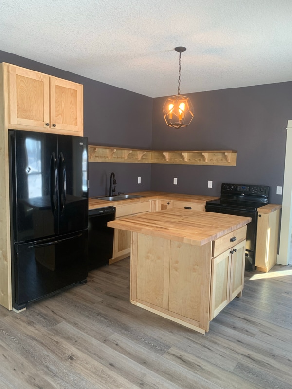 property at 603 E 1st St