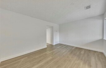 43 Country Pl Ct in Alpharetta, GA - Foto de edificio - Building Photo