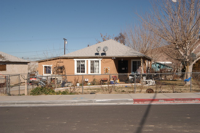 701 Nancy Ave in Barstow, CA - Building Photo - Building Photo