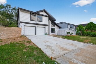 12623 S Dairy Ashford Rd in Houston, TX - Building Photo - Building Photo