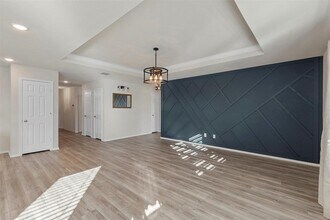 10121 Wyseby Rd in Crowley, TX - Foto de edificio - Building Photo