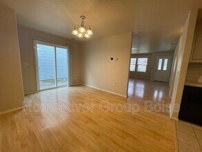 9733 W Brogan Dr in Boise, ID - Building Photo - Building Photo