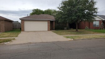 2525 110th St in Lubbock, TX - Building Photo