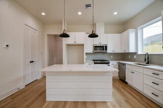 2305 Maury St in Houston, TX - Building Photo - Building Photo