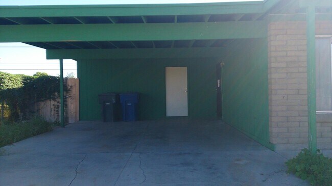 2102 E Wedwick St in Tucson, AZ - Building Photo - Building Photo
