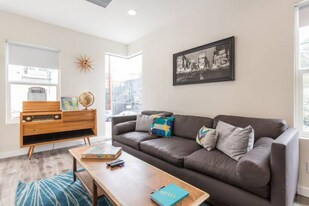 3210 Descanso Dr, Unit A in Los Angeles, CA - Building Photo