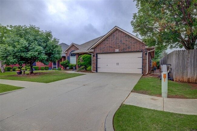 property at 913 Elm Creek Dr