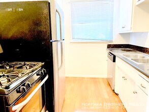 2001 Beachwood Dr in Los Angeles, CA - Building Photo - Building Photo