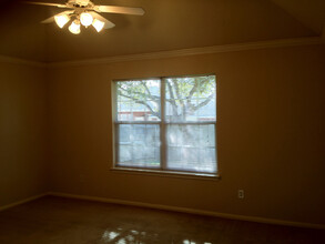 409 Chapel Trail Cir in Waco, TX - Foto de edificio - Building Photo