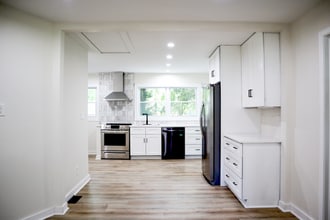 2721 Mayflower Rd in Charlotte, NC - Building Photo - Building Photo