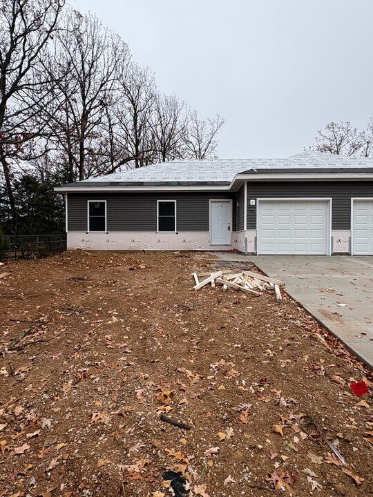 598 N Airport Rd in Strafford, MO - Foto de edificio