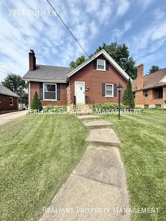 3947 Ruth Ln in Cincinnati, OH - Building Photo