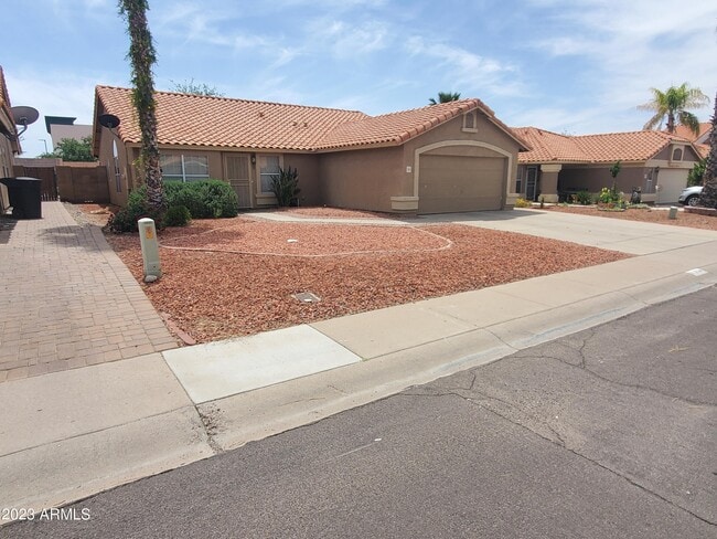 7541 W Calavar Rd in Peoria, AZ - Building Photo - Building Photo