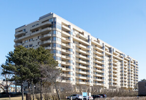 Ocean Cove Condominiums in Long Branch, NJ - Foto de edificio - Building Photo