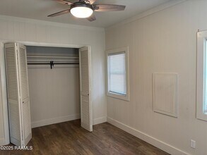 202 Adelma St in Lafayette, LA - Foto de edificio - Building Photo