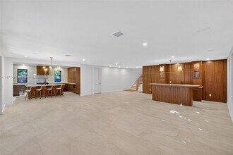 2330 Overbrook St in Miami, FL - Building Photo - Building Photo