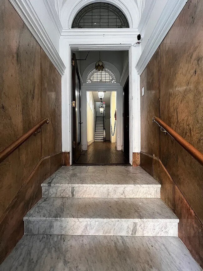 313 S 17th St in Philadelphia, PA - Foto de edificio - Building Photo