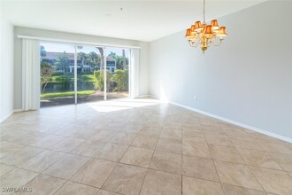 1200 Oxford Ln in Naples, FL - Building Photo - Building Photo