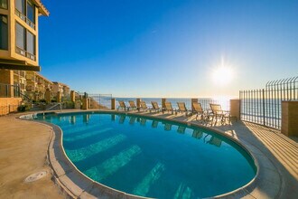 190 Del Mar Shores Terrace in Solana Beach, CA - Building Photo - Building Photo