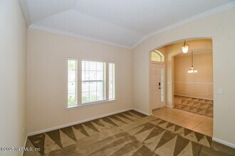 7068 Rapid River Dr W in Jacksonville, FL - Building Photo - Building Photo