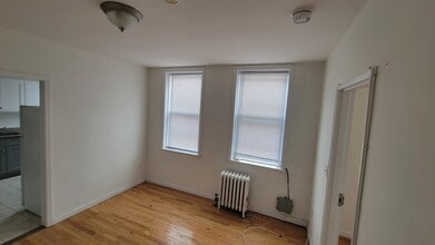 31 67th St, Unit 8 in West New York, NJ - Foto de edificio - Building Photo