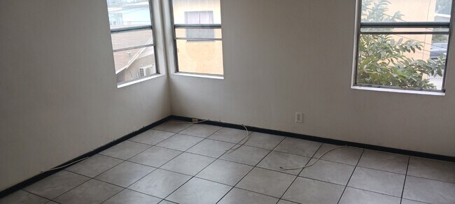 7062 State St in Huntington Park, CA - Building Photo - Building Photo